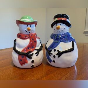 Festive Snowman Salt and Pepper Shaker Set